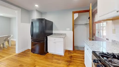 Entry Way - 33 Volusia Rd, Hingham, MA 02043 photo 2 of 3