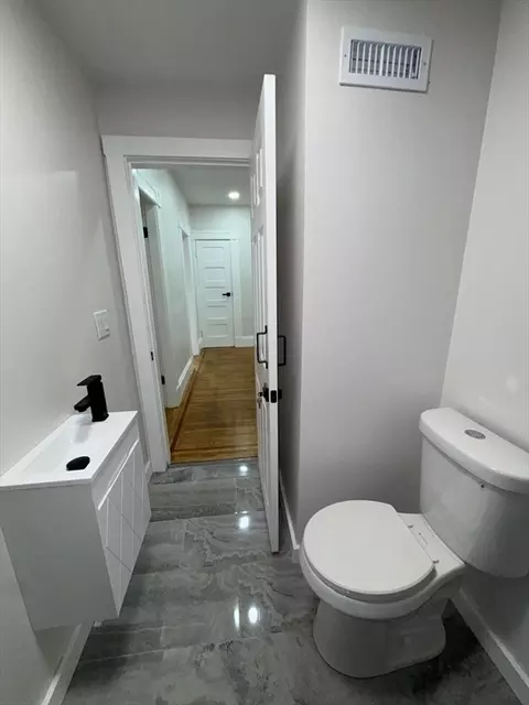 86 Amherst St, Springfield, MA 01109 photo 21