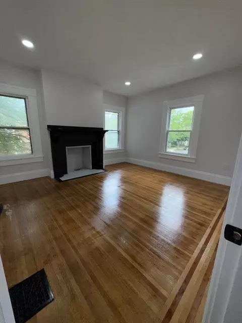 86 Amherst St, Springfield, MA 01109 photo 6