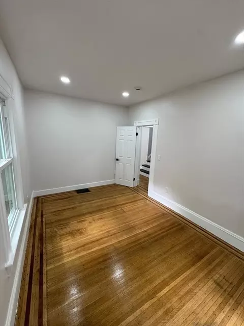86 Amherst St, Springfield, MA 01109 photo 9