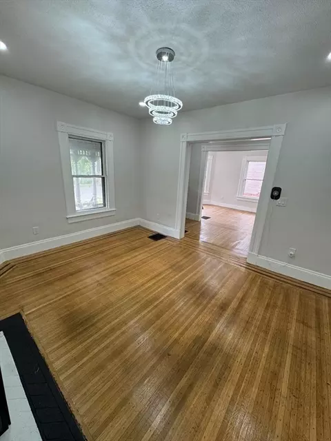 86 Amherst St, Springfield, MA 01109 photo 10