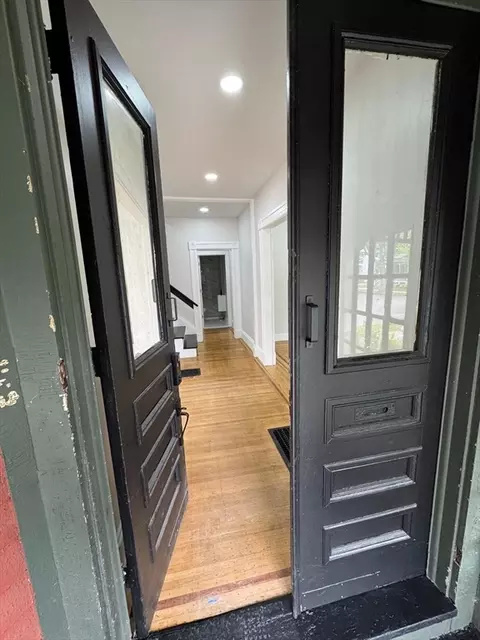 86 Amherst St, Springfield, MA 01109 photo 4