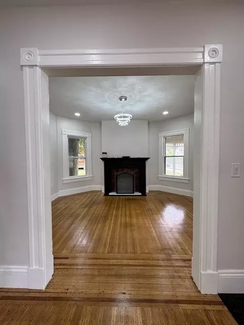 86 Amherst St, Springfield, MA 01109 photo 5
