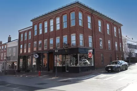 39 State St #4, Newburyport, MA 01950