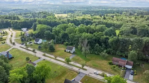 View/Area - 7 Sneade Dr, Oxford, MA 01540 photo 1 of 6