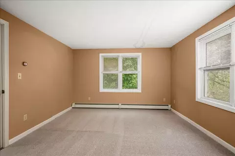 Bedroom - 7 Sneade Dr, Oxford, MA 01540 photo 2 of 4