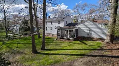 20 Colonial Rd, Hingham, MA 02043 photo 3