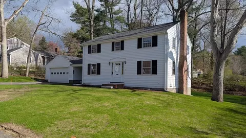 20 Colonial Rd, Hingham, MA 02043 photo 2