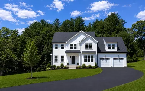 17 W Main, Upton, MA 01568 photo 1