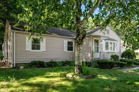 85 Keddy St, Springfield, MA 01109 photo 2