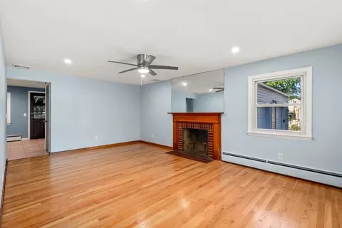 85 Keddy St, Springfield, MA 01109 photo 6
