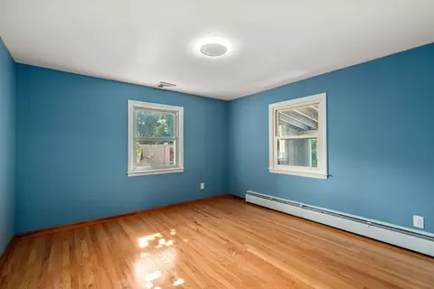 85 Keddy St, Springfield, MA 01109 photo 11