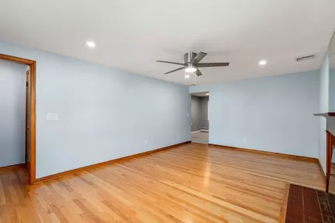 85 Keddy St, Springfield, MA 01109 photo 4
