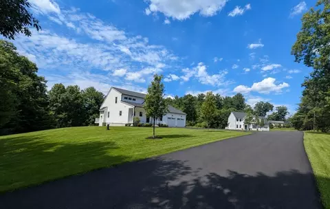 19 W Main St, Upton, MA 01568 photo 2