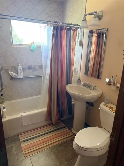 Bath - 25 Eastern Ave, Beverly, MA 01915 photo 1 of 2