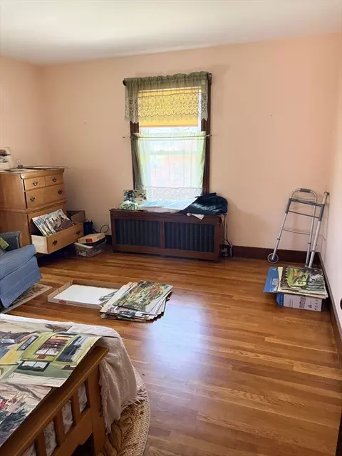 Bedroom - 25 Eastern Ave, Beverly, MA 01915 photo 1 of 7
