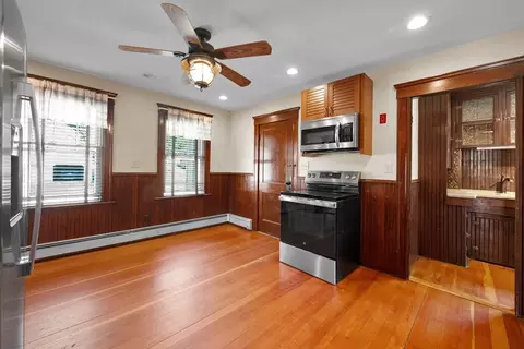 Entry Way - 259 Main St, Blackstone, MA 01504 photo 1 of 2
