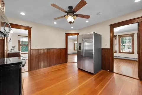 Entry Way - 259 Main St, Blackstone, MA 01504 photo 2 of 2