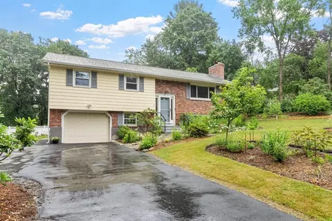 2 Purcell Dr, Chelmsford, MA 01824