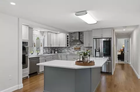19 Michael Ave, Nashua, NH 03062