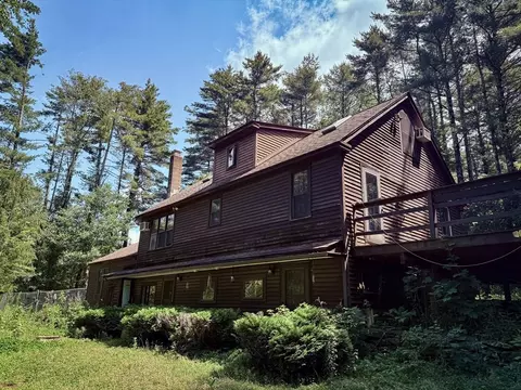 392 Mashapaug Rd, Holland, MA 01521