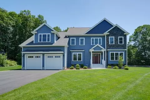 121 Lexington St, Burlington, MA 01803