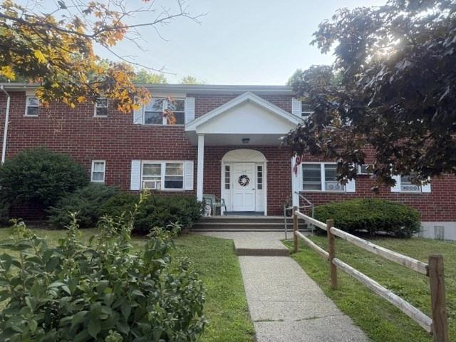 112 Litchfield Pines Dr #C, Leominster, MA 01453