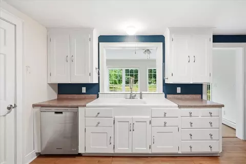 Kitchen - 94 High St, Hingham, MA 02043 photo 2 of 3