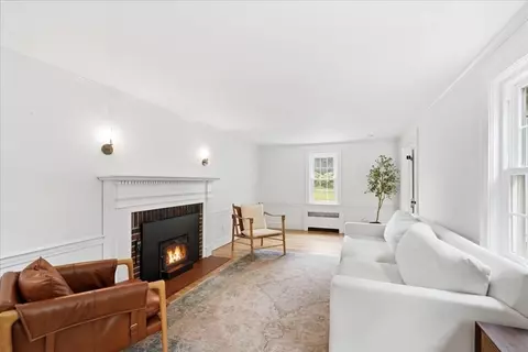 Living - 94 High St, Hingham, MA 02043 photo 1 of 2