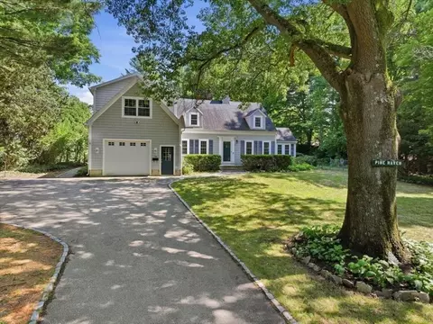 Exterior - 94 High St, Hingham, MA 02043 photo 7 of 7