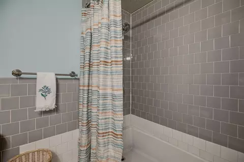 Bath - 3636 N Main St #12, Fall River, MA 02720 photo 2 of 3
