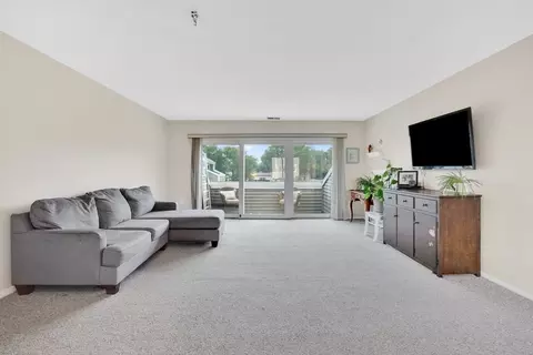 26 Nassau Dr #26, Springfield, MA 01129 photo 4
