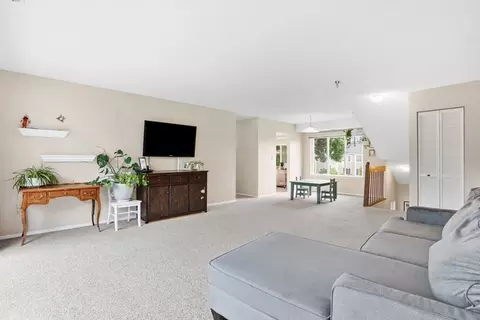 26 Nassau Dr #26, Springfield, MA 01129 photo 9
