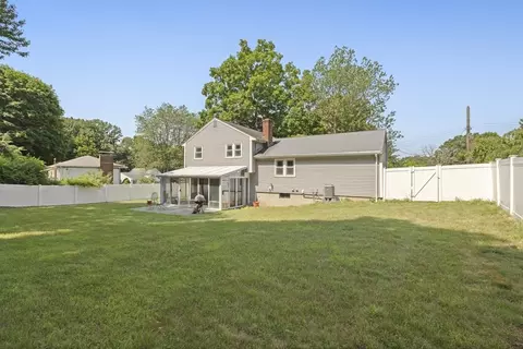 5 Whiting Ave, Walpole, MA 02081 photo 3