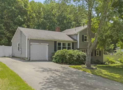5 Whiting Ave, Walpole, MA 02081 photo 2