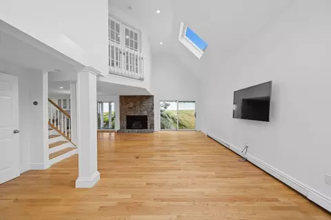Living - 189 Union St, Hingham, MA 02043 photo 8 of 8