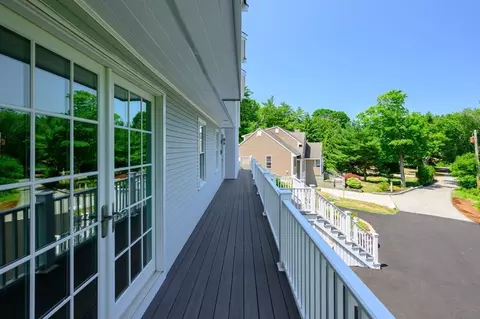Exterior - 189 Union St, Hingham, MA 02043 photo 4 of 10