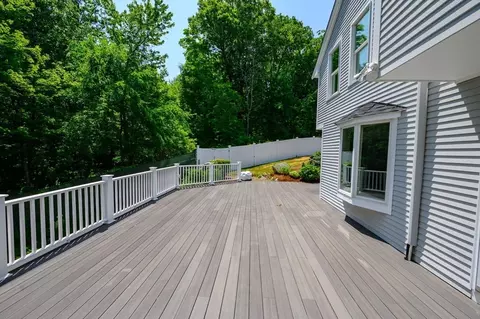 Exterior - 189 Union St, Hingham, MA 02043 photo 3 of 10