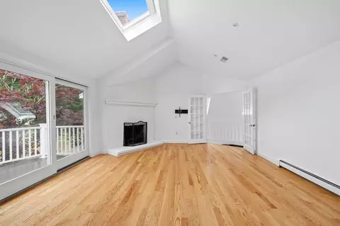 Living - 189 Union St, Hingham, MA 02043 photo 3 of 8