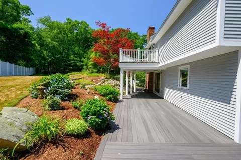 Exterior - 189 Union St, Hingham, MA 02043 photo 7 of 10