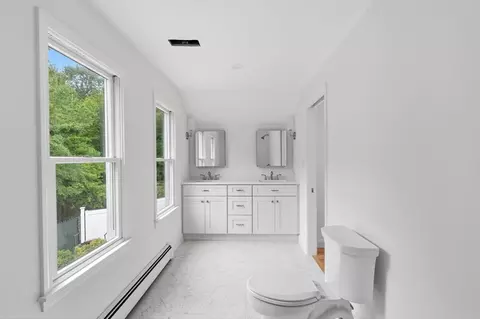 Bath - 189 Union St, Hingham, MA 02043 photo 2 of 3