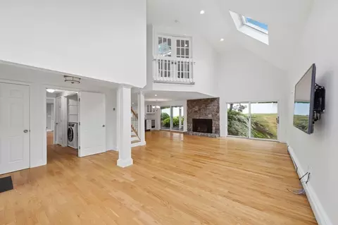 Living - 189 Union St, Hingham, MA 02043 photo 5 of 8