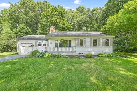 115 Fernwood Dr, East Longmeadow, MA 01028