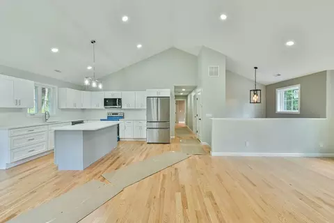 86 Ramshorn Rd, Charlton, MA 01507