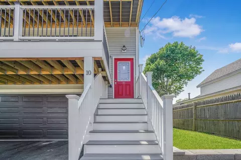 Exterior - 10 Thirteenth St, Wareham, MA 02538 photo 2 of 4