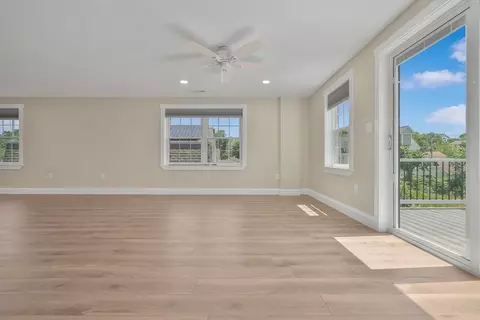 Living - 10 Thirteenth St, Wareham, MA 02538 photo 3 of 7