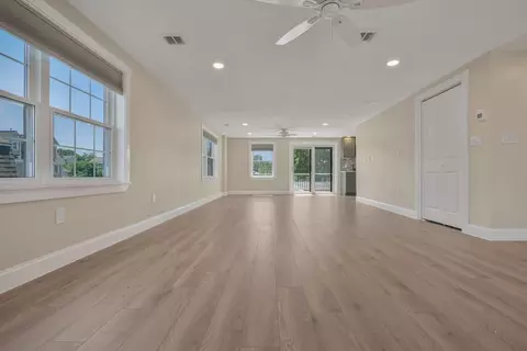 Living - 10 Thirteenth St, Wareham, MA 02538 photo 1 of 7