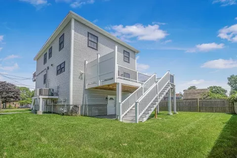 Exterior - 10 Thirteenth St, Wareham, MA 02538 photo 3 of 4