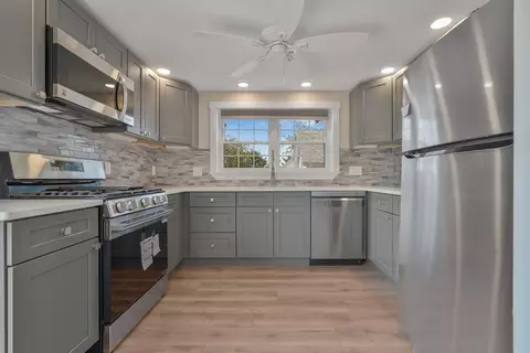 Kitchen - 10 Thirteenth St, Wareham, MA 02538 photo 2 of 2