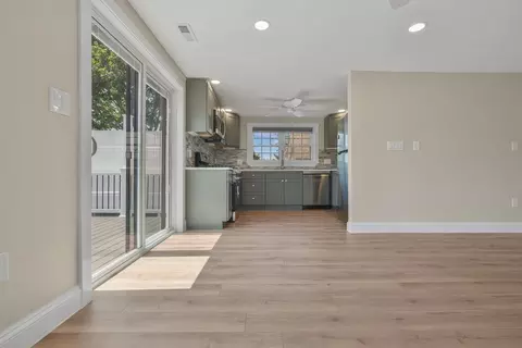 Living - 10 Thirteenth St, Wareham, MA 02538 photo 5 of 7